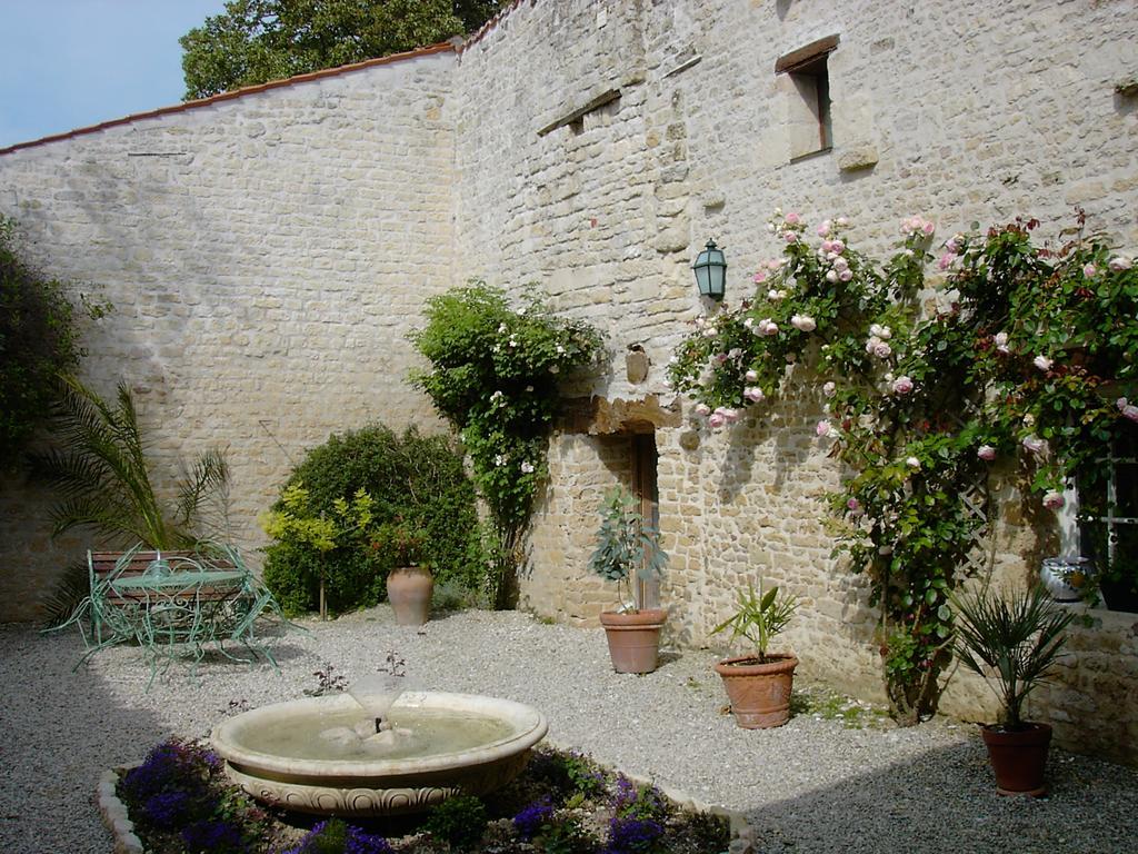 Les Jardins Saint Leonard Thaire Bagian luar foto